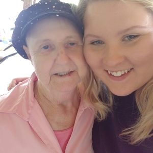 Meet your Posher, Brooke